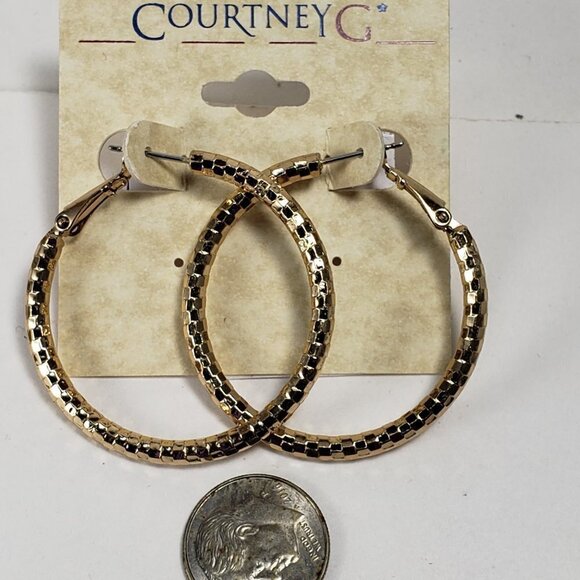 Stylish Textured design Gold-Tone Hoop Earrings - Women's Fashion Jewelry - Picture 5 of 6